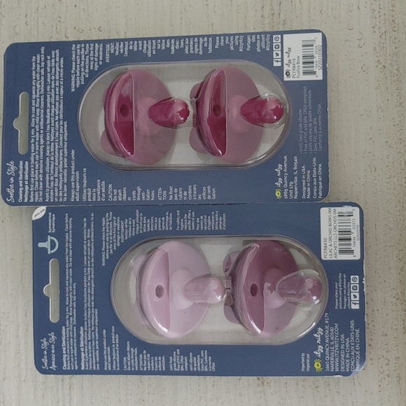 Itzy Ritzy Pacifier/Soothers - Picture 2 of 6